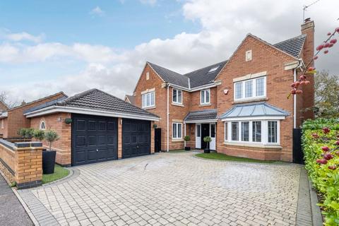 1 Hall Close, Old Stratford, Milton Keynes, MK19 6NH