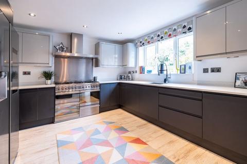 1 Hall Close, Old Stratford, Milton Keynes, MK19 6NH