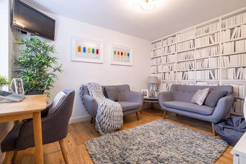 1 Hall Close, Old Stratford, Milton Keynes, MK19 6NH