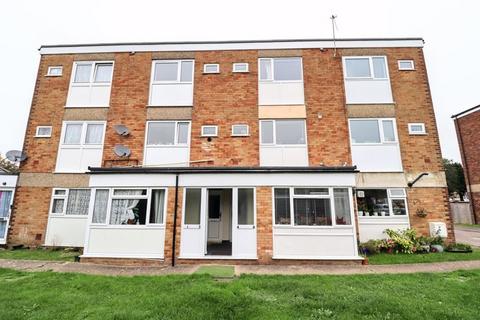 2 bedroom property for sale, 3 St Margarets Court, Bletchley, Milton Keynes