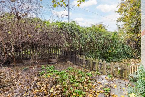 70 Edmeston Close, London, E9 5TL