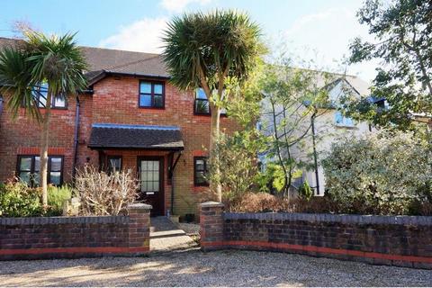 3 bedroom end of terrace house to rent, Chaucombe Place, Barton-on-sea, BH25