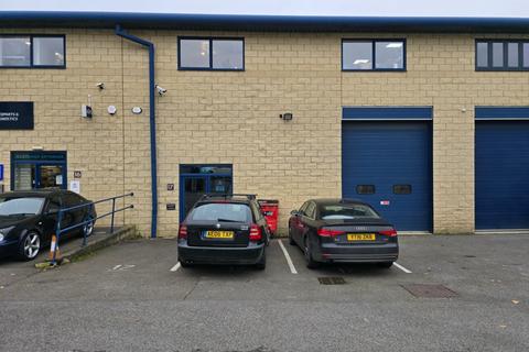 Industrial unit to rent, Unit 17 Global Business Park, 14 Wilkinson Road, Cirencester