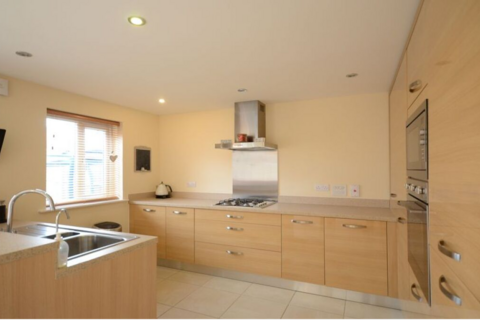 4 bedroom detached house to rent, Goldcrest Road