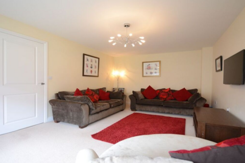 4 bedroom detached house to rent, Goldcrest Road