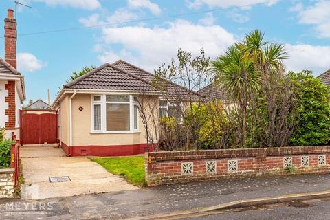 2 bedroom detached bungalow to rent, Harting Road, Iford, BH6