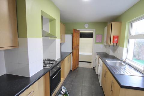 4 bedroom terraced house to rent, Gelligaer Street, Cardiff CF24