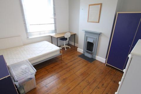 4 bedroom terraced house to rent, Gelligaer Street, Cardiff CF24