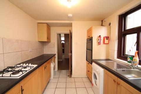 4 bedroom terraced house to rent, Thesiger Street, Cardiff CF24