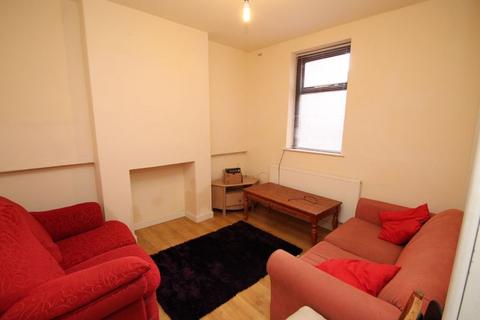 4 bedroom terraced house to rent, Thesiger Street, Cardiff CF24