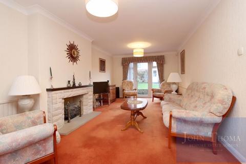25 Woolhampton Way, Chigwell, IG7 4QQ
