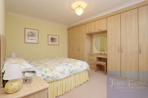 25 Woolhampton Way, Chigwell, IG7 4QQ