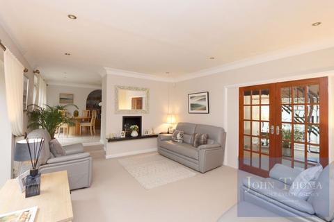 5 bedroom detached house for sale, Bracken Drive, Chigwell IG7