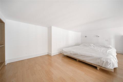 Studio to rent, Fairholme Road, London W14