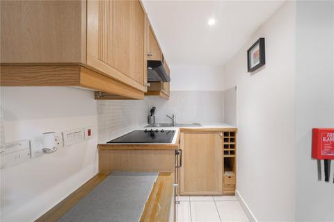 Studio to rent, Fairholme Road, London W14