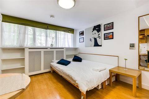 Studio to rent, Gloucester Street, London SW1V