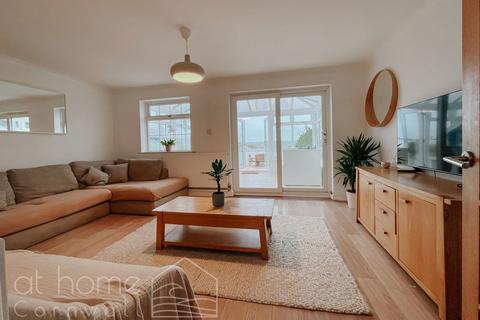 7 Gwythian Way, Perranporth, TR6 0EQ