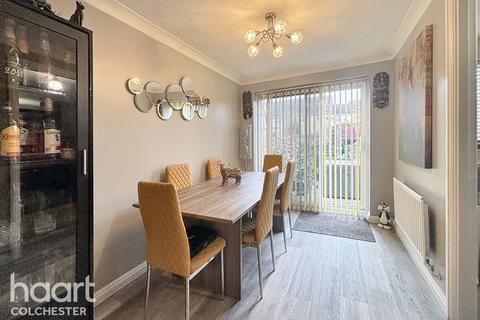 3 bedroom semi-detached house for sale, Petronius Way, Colchester