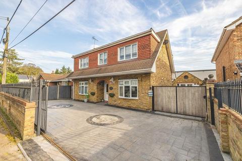 Iona Mill Lane, Horton, Slough, SL3 9PN