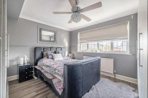 Iona Mill Lane, Horton, Slough, SL3 9PN