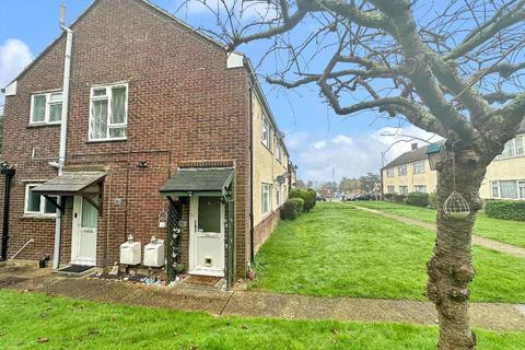 1 bedroom maisonette for sale, Chelsham Close, Warlingham, CR6 9DN