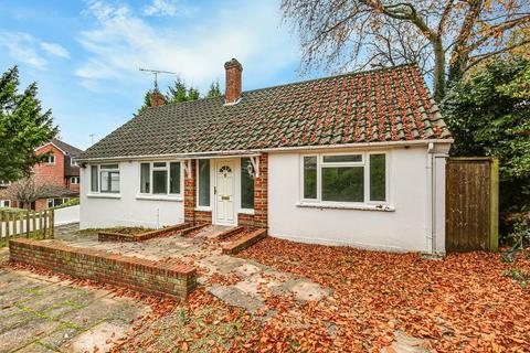 2 bedroom bungalow for sale, Melville Avenue, South Croydon, Surrey, CR2 7HZ