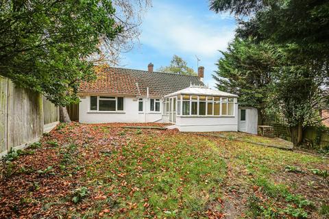 2 bedroom bungalow for sale, Melville Avenue, South Croydon, Surrey, CR2 7HZ