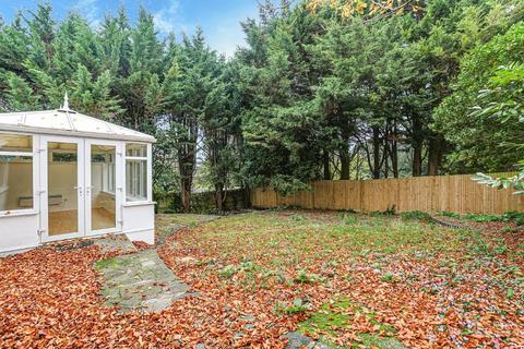 2 bedroom bungalow for sale, Melville Avenue, South Croydon, Surrey, CR2 7HZ