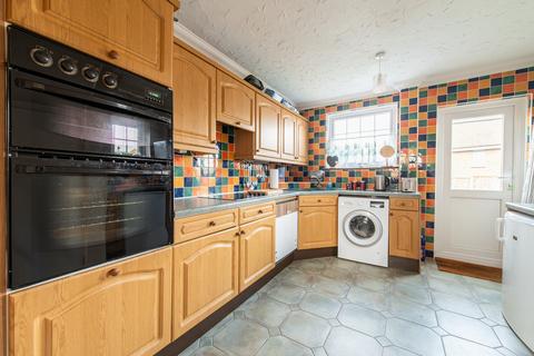 3 bedroom end of terrace house for sale, St. Hildas Way, Gravesend