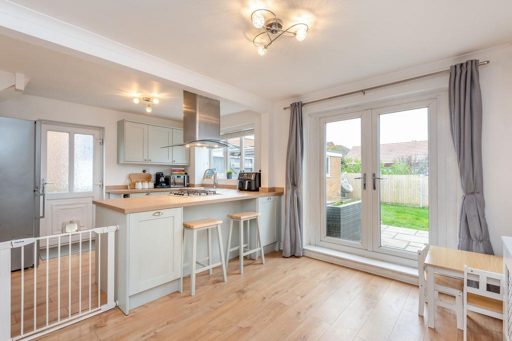 Kitchen/ dining room