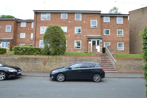 2 bedroom apartment to rent, Montana Close, South Croydon, CR2