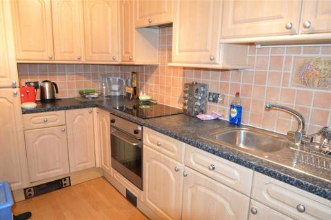 2 bedroom apartment to rent, Montana Close, South Croydon, CR2