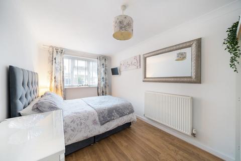 32 Southwold, Bracknell, RG12 8XY