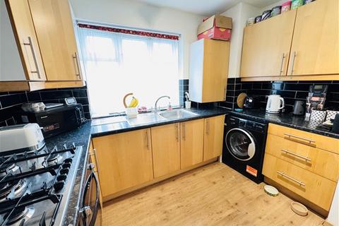 2 bedroom flat for sale, PADNALL ROAD, CHADWELL HEATH RM6