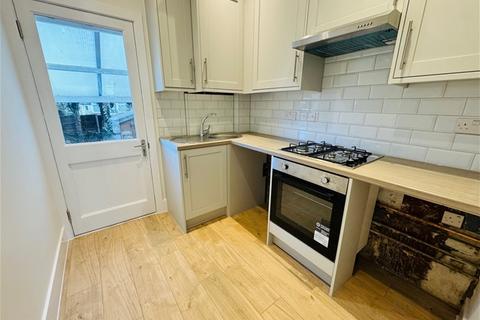 3 bedroom terraced house for sale, CLANDON ROAD, SEVEN KINGS IG3