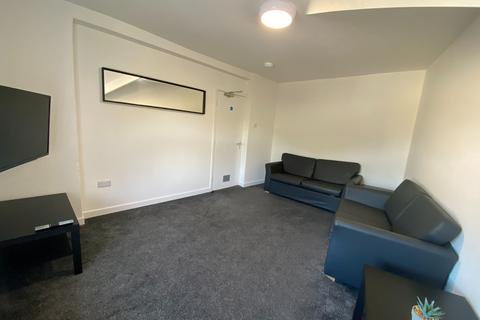 3 bedroom flat to rent, 190c Crookes, Sheffield