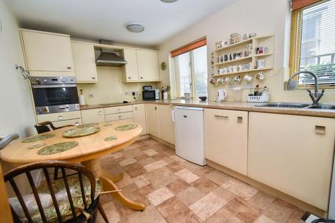 2 bedroom flat for sale, Sparrows Row, Okehampton