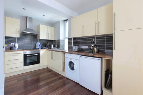 2 bedroom flat to rent, St John's Road, London SW11