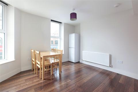 2 bedroom flat to rent, St John's Road, London SW11