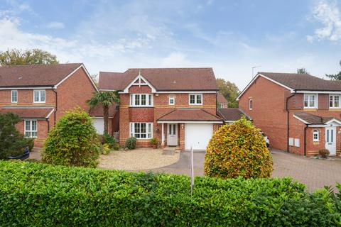 4 bedroom detached house for sale, Pryor Close, Reading RG31