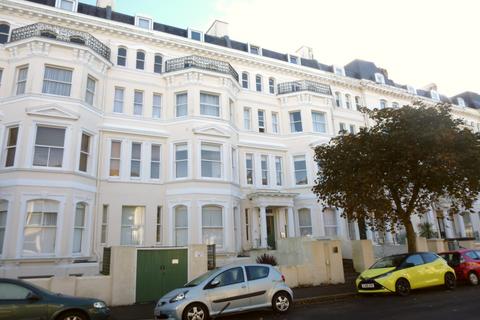 2 bedroom apartment to rent, 22-24 Clifton Gardens, Kent CT20