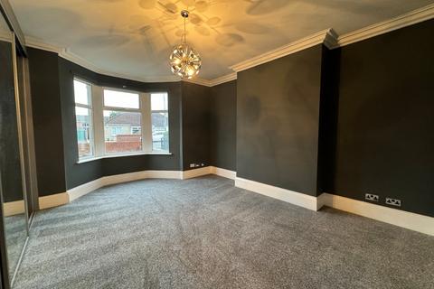 2 bedroom apartment to rent, East View, Newcastle upon Tyne NE13