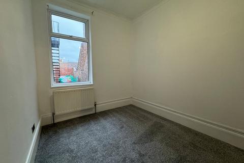 2 bedroom apartment to rent, East View, Newcastle upon Tyne NE13