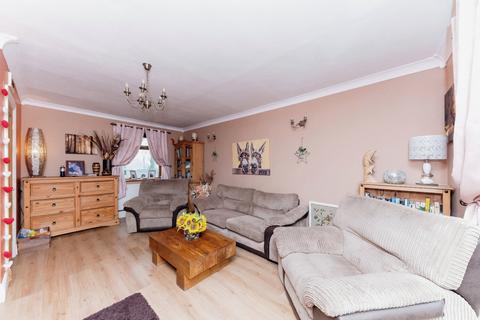 3 bedroom semi-detached house for sale, Broadway, Grimsby DN41