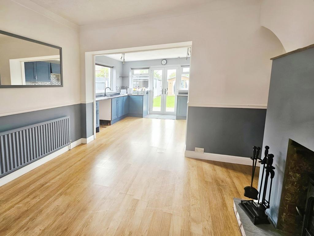 Kitchen/Dining Area