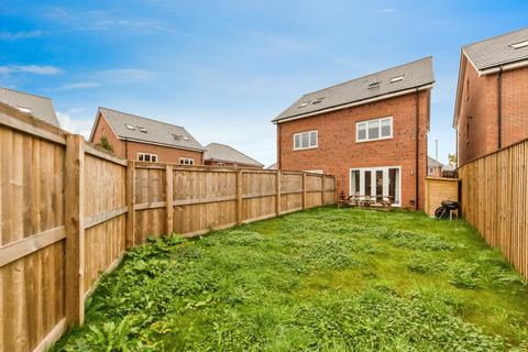 3 bedroom semi-detached house for sale, James Walker Drive, Crewe CW4