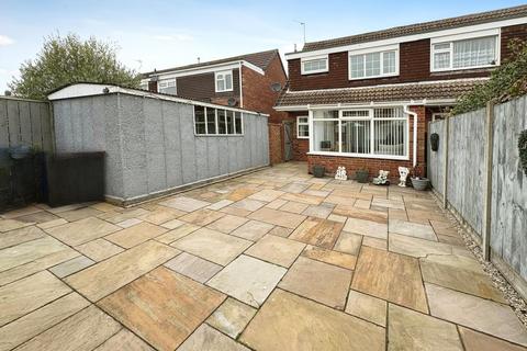 3 bedroom semi-detached house for sale, Moffat Close, East Yorkshire HU8