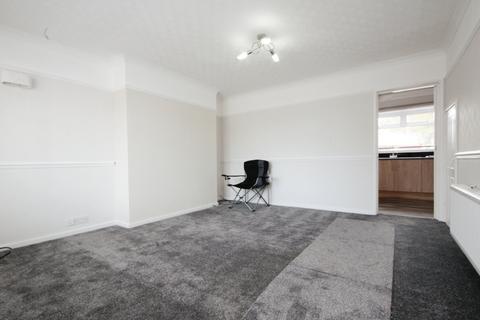 3 bedroom terraced house to rent, Westerdale Grove, East Yorkshire HU9