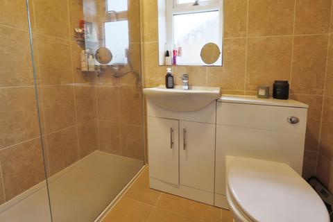 3a Broadcroft Grove, Tingley, Wakefield, WF3 1TU