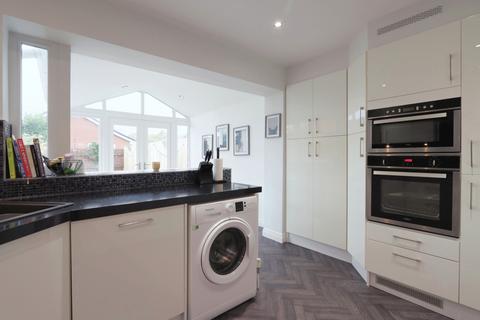 3a Broadcroft Grove, Tingley, Wakefield, WF3 1TU